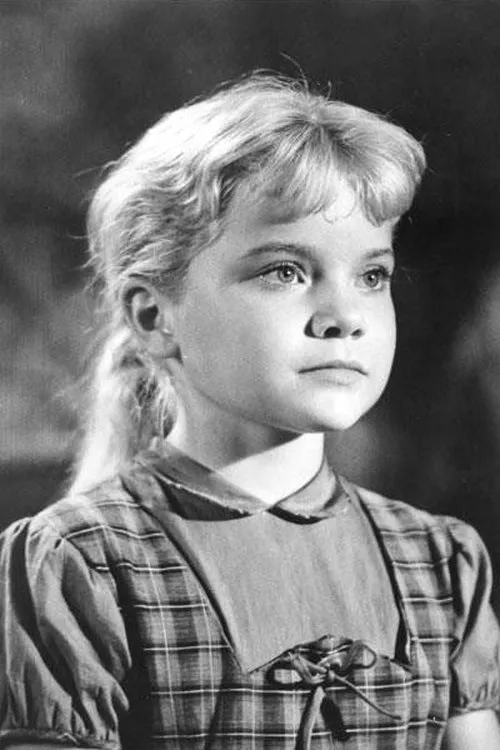 Barbara Beaird interpretando a Mademoiselle Jeanette