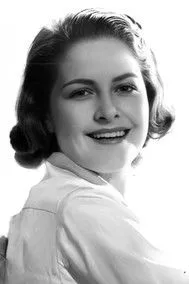 Gloria Brewster ha trabajado con Barbara Brewster en 7 ocasiones