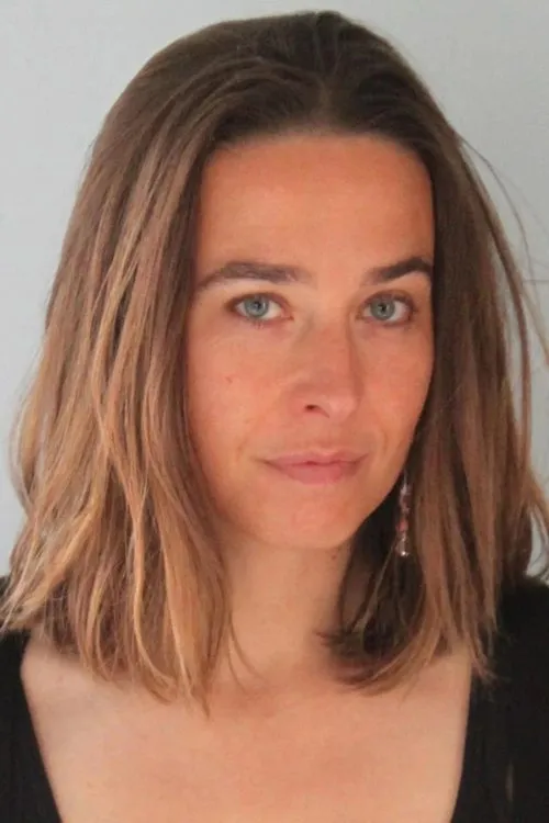 Barbara Gateau interpretando a Richard's Wife (voice)