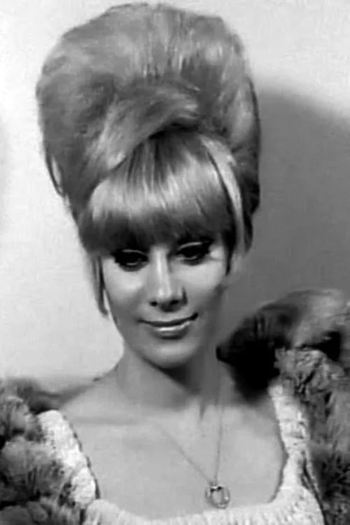 Dawn Bennett ha trabajado con Barbara Kemp en 2 ocasiones