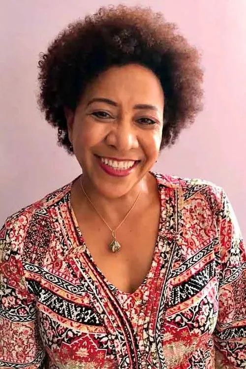 Bárbara Perea interpretando a 