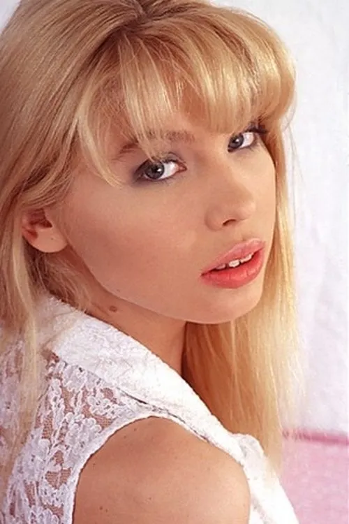 Barbara Rose interpretando a (archive footage)