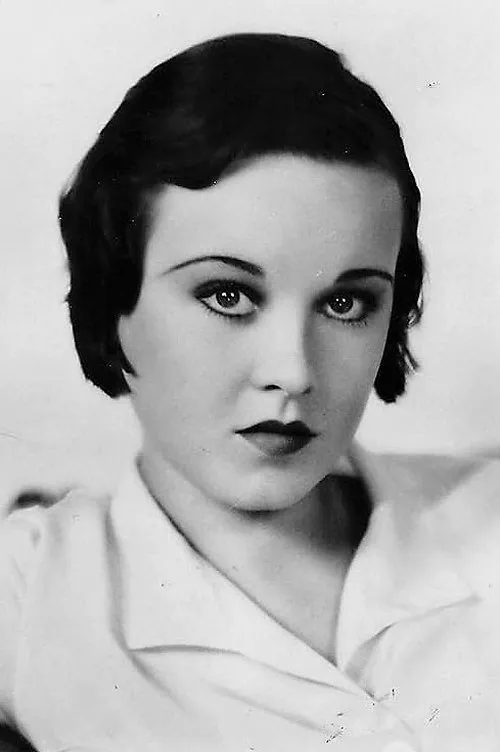 Barbara Weeks interpretando a Joan Clark