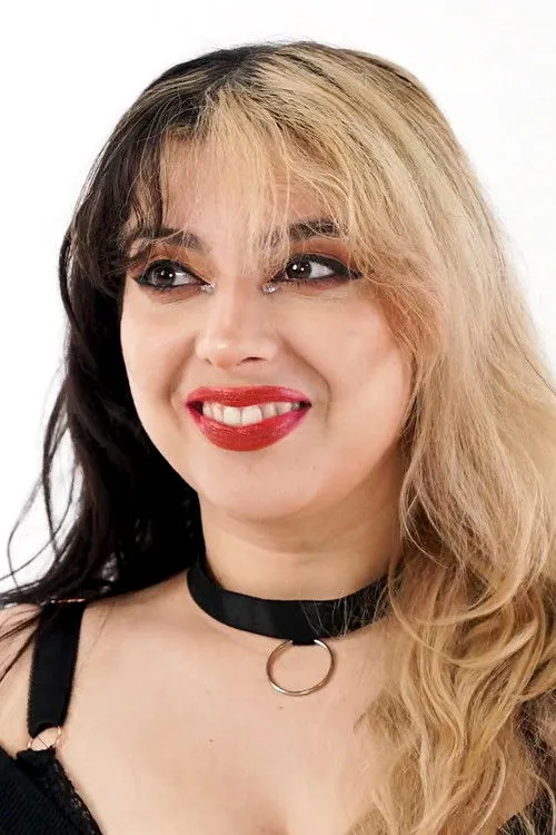 Barbie Dracula interpretando a Student