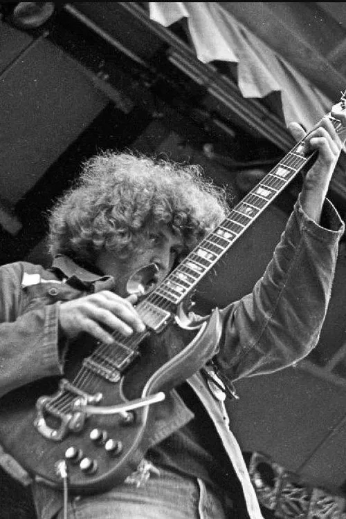 Bruce Barthol ha trabajado con Barry Melton en 2 ocasiones