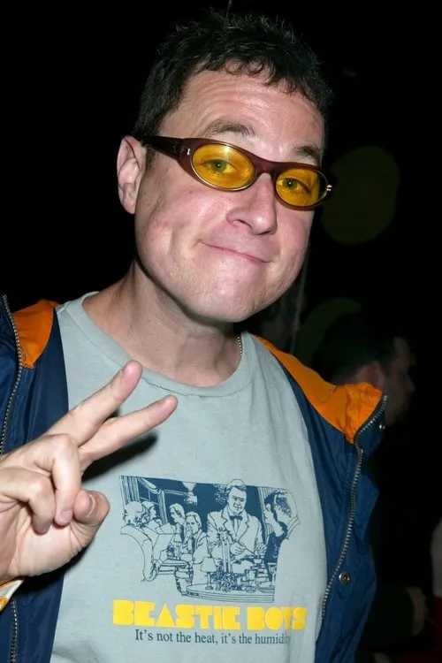 Barry Sobel interpretando a 