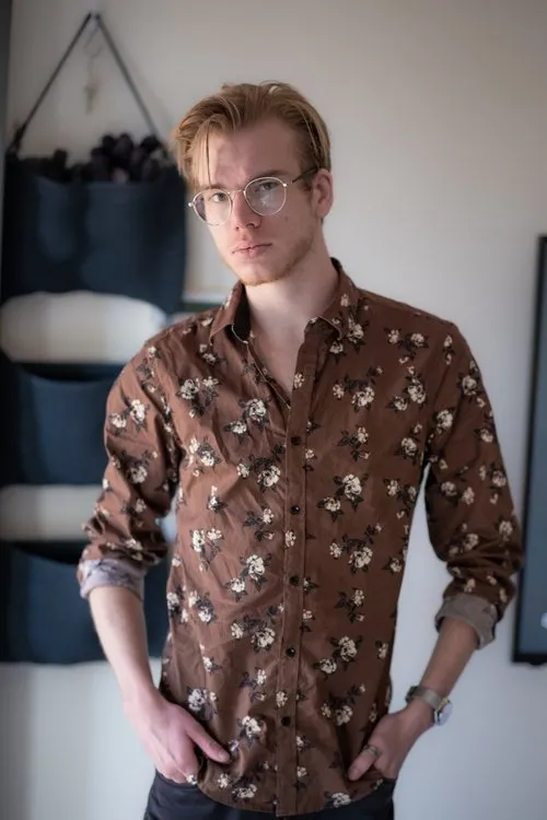 Grace Blomfield ha trabajado con Basil Flynn en 1 ocasiones