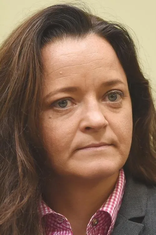 Beate Zschäpe interpretando a Self - NSU Member (archive footage)