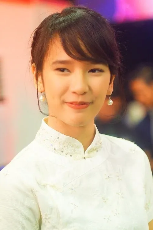 Beby Chaesara interpretando a Beby