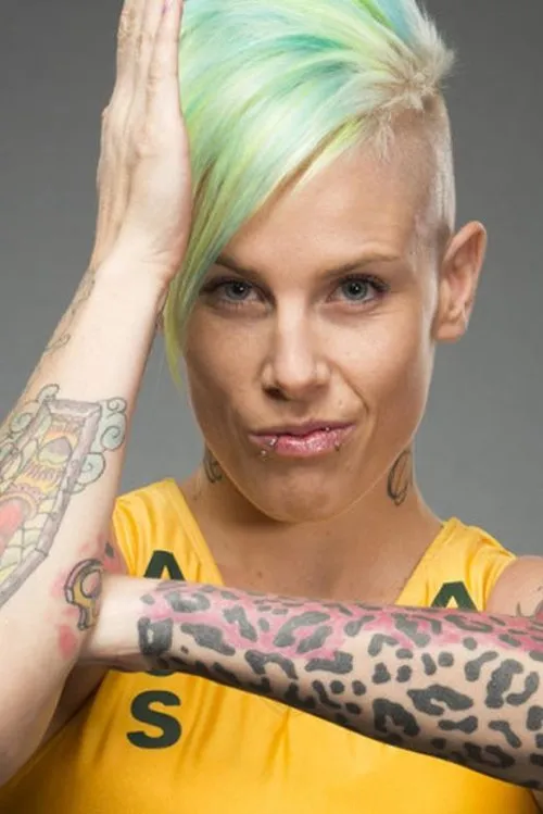 Bec Rawlings interpretando a Self