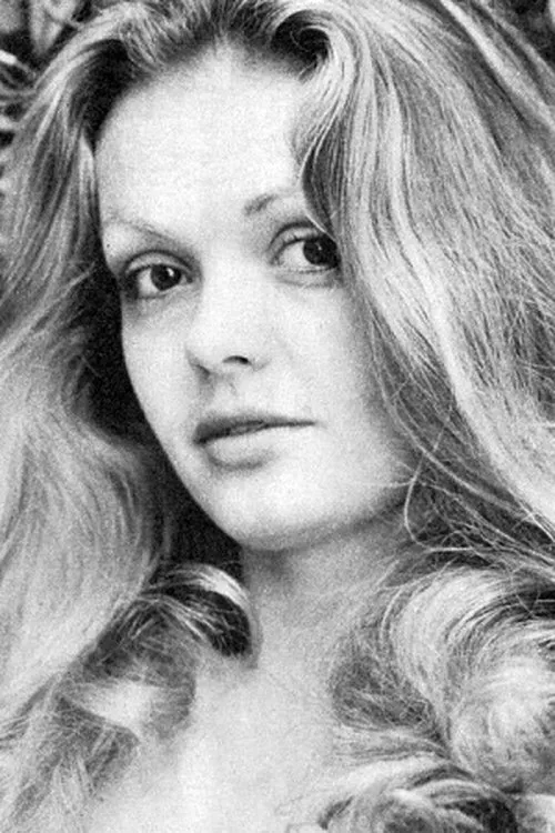 Bee Michelin interpretando a Marie