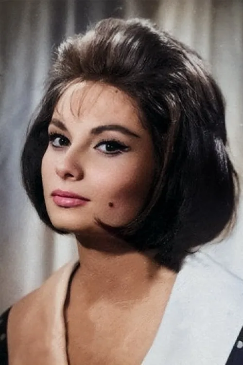 Belgin Doruk interpretando a Neriman