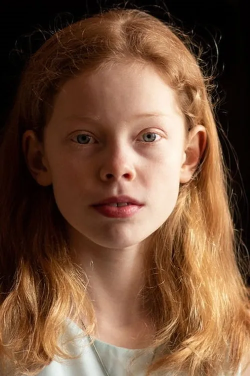 Bella Bading interpretando a Rosa Schlonz