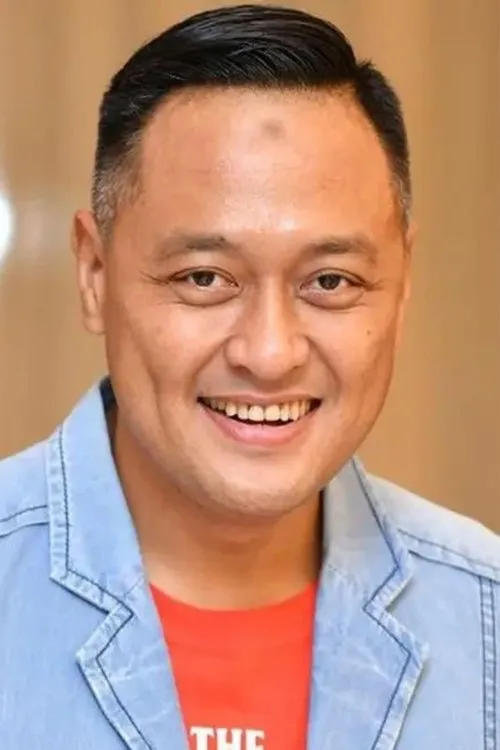 Bemby Putuanda interpretando a 