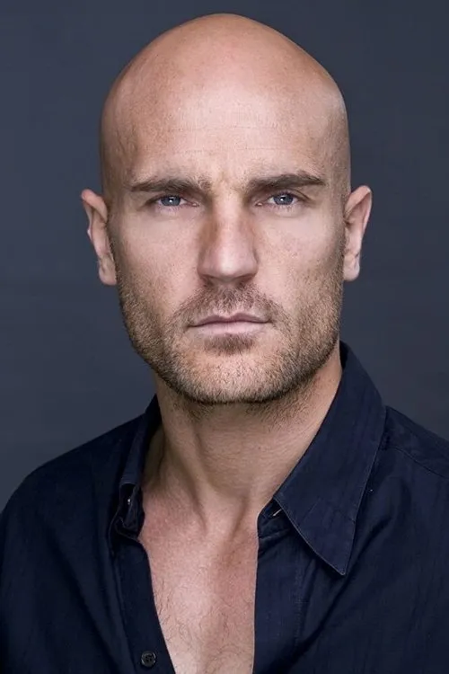 Ben Barrington — personaje: Drew McCaskill