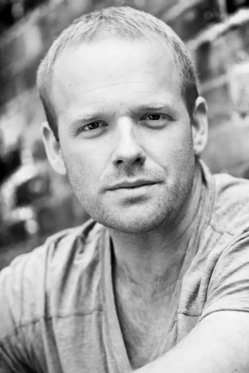 Ben Bishop — personaje: Tom