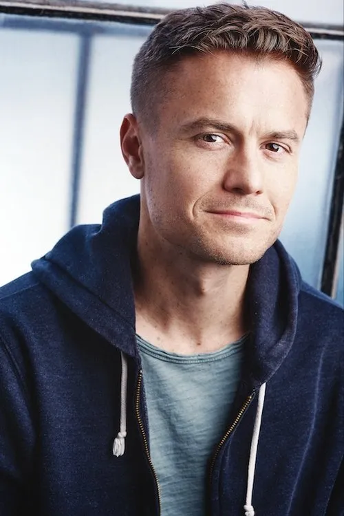 Ben Coleman interpretando a Nick Boal