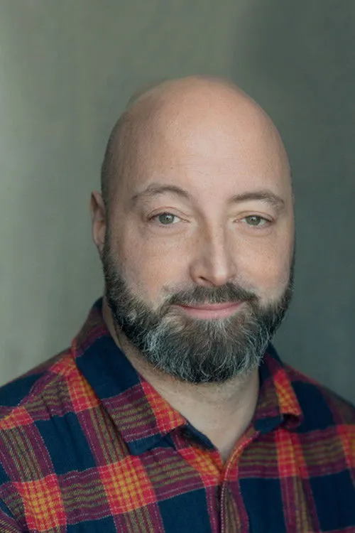 Ben Mars interpretando a 