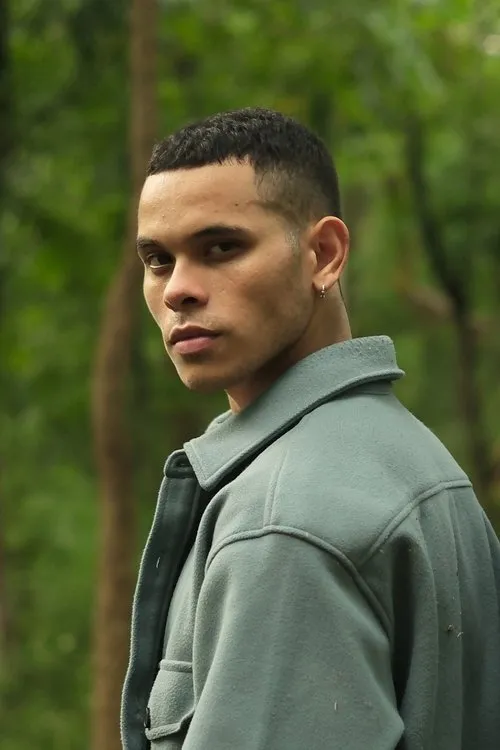 Ben Nugroho interpretando a 