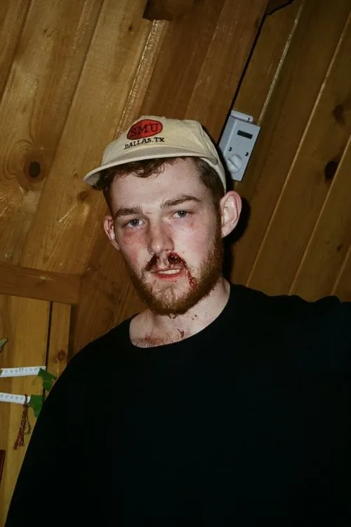 Ben Oliphint interpretando a Ben