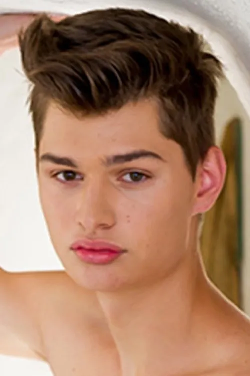 Ethan Wilder ha trabajado con Ben Stolar en 3 ocasiones