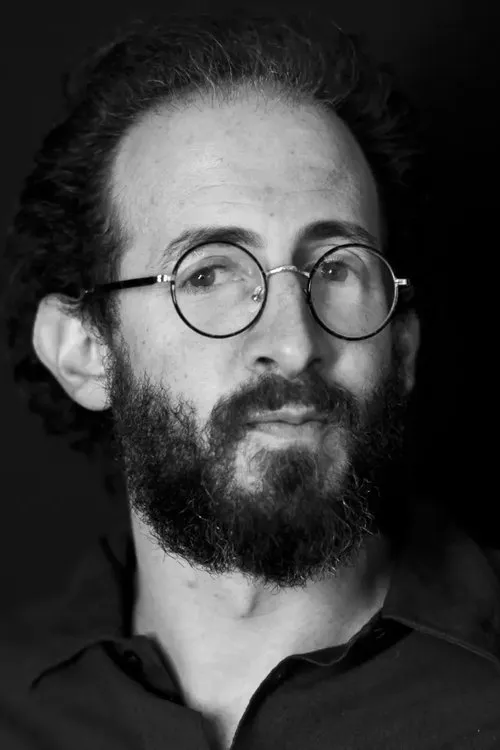 Bene Coopersmith interpretando a Bene