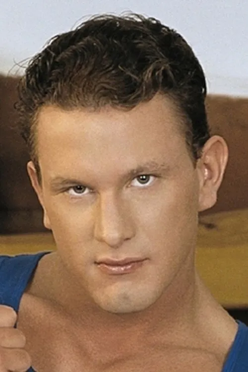 Beni Laczko interpretando a 