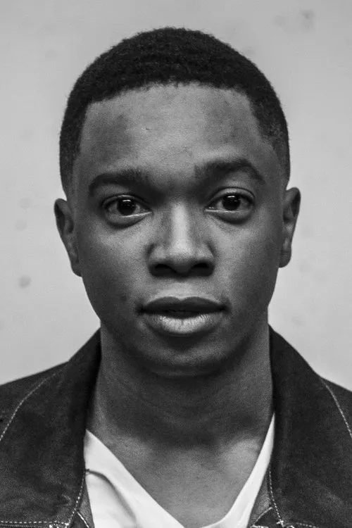 Benjamin Charles Watson interpretando a Parker Philips