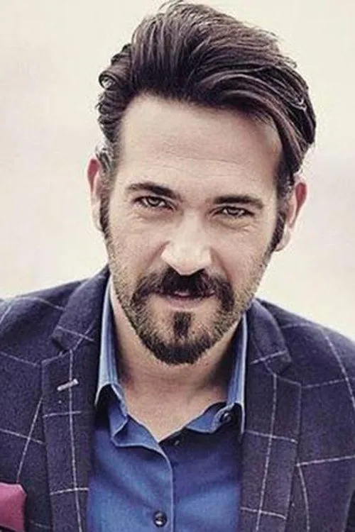 Berk Erçer — personaje: Tugrul