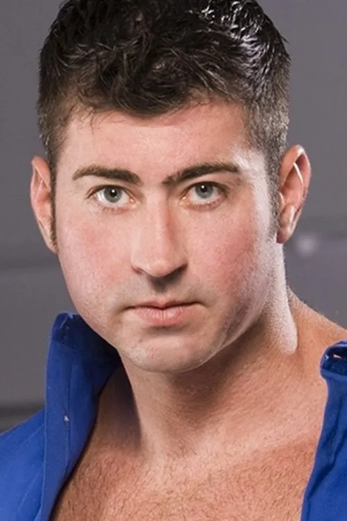 Berke Banks interpretando a 