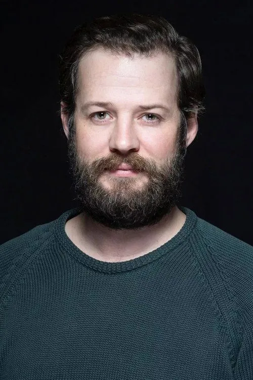 Berke Üzrek interpretando a Berkin