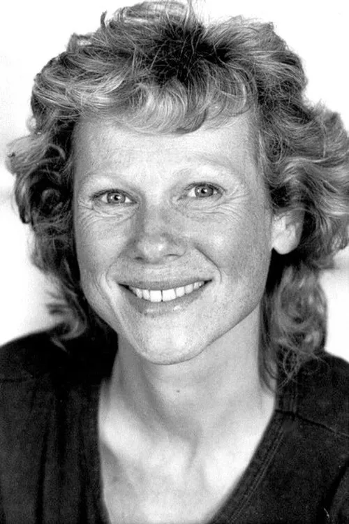 Bernadette Le Saché interpretando a 