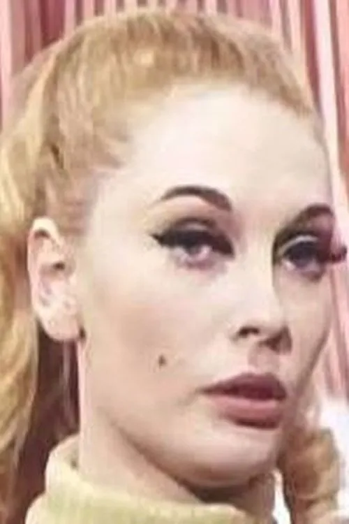 Bernadette Stern interpretando a Playgirl