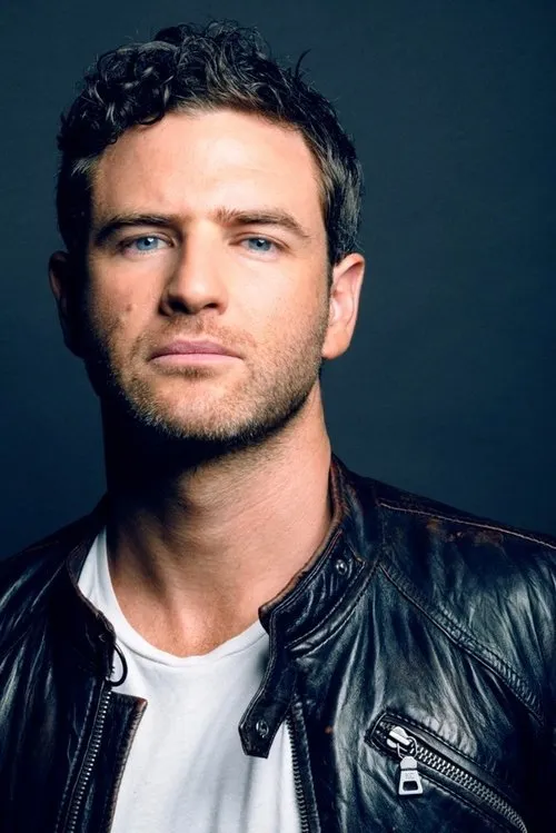 Roxane Hayward ha trabajado con Bernard Curry en 1 ocasiones