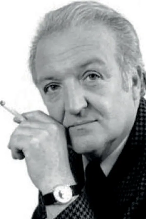 Bernard Freyd interpretando a Le divisionnaire Brézillon