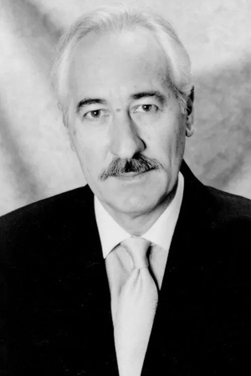 Bernard Larmande — personaje: Théron