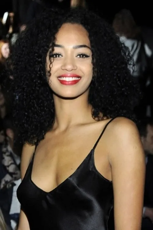 Berta Vázquez interpretando a Lourdes