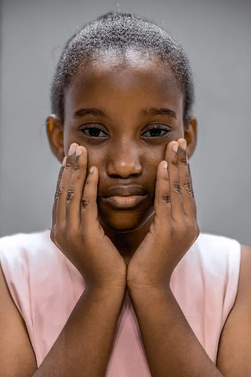 Bertha Abdallah interpretando a Rehema