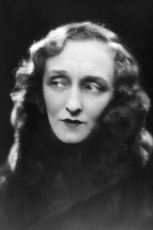 Berthe Bovy interpretando a 