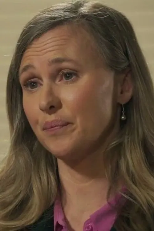 Beth Buchanan interpretando a Genevieve Snow