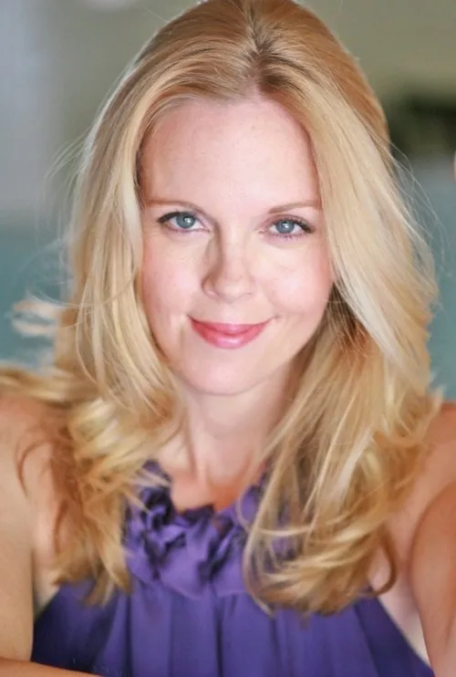 Beth Shea interpretando a Jana Fineman