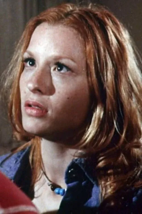 Betsee Finlee interpretando a Thelma