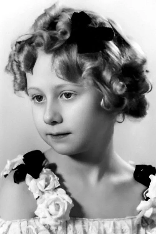 Betsy Gay interpretando a Betty Lou as a Young Girl