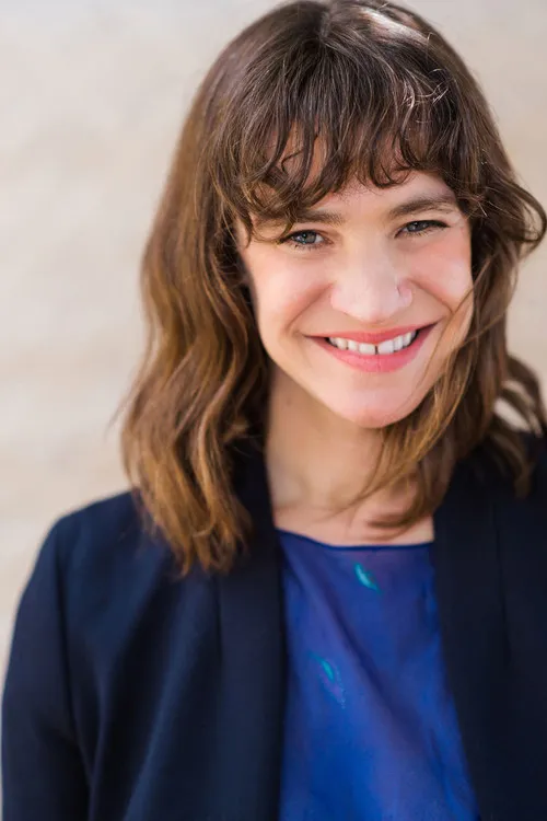 Matthew Roseman ha trabajado con Betsy Moore en 1 ocasiones