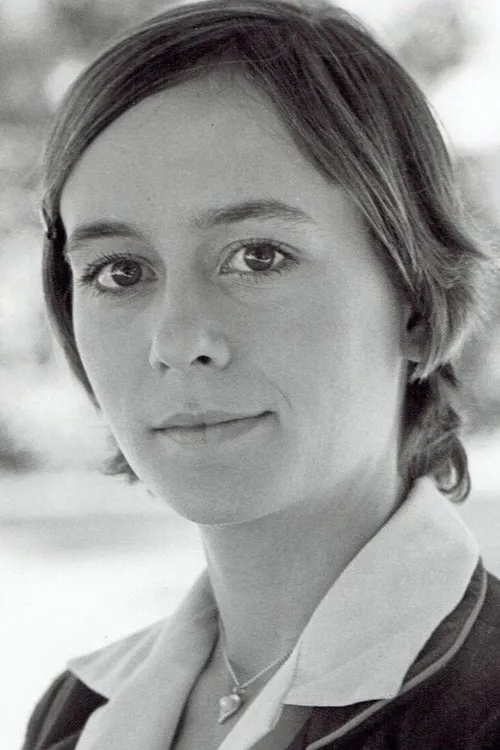 Betsy Slade interpretando a Young Ursula