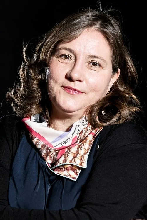 Bettina Stucky interpretando a Magda