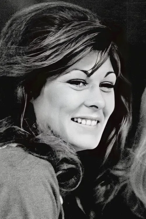 Betty Anne Rees interpretando a Celeste