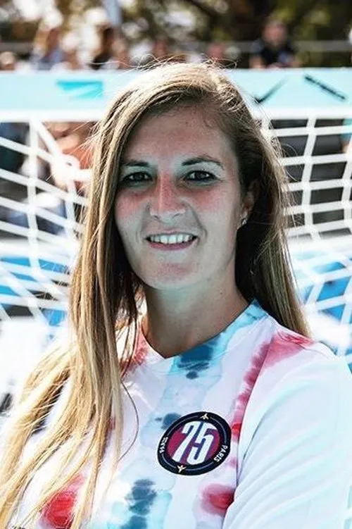 Grace Geyoro ha trabajado con Betty Noël en 1 ocasiones