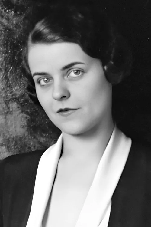 J. Malcolm Dunn ha trabajado con Betty Starbuck en 1 ocasiones