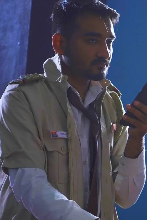 Bhupender Singh Rawat — personaje: Param